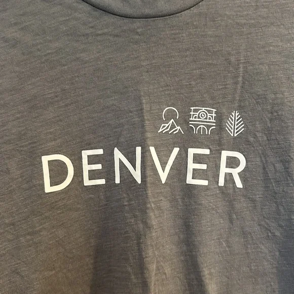 Peloton Denver Long Sleeve Tee T-shirt - Picture 2 of 4
